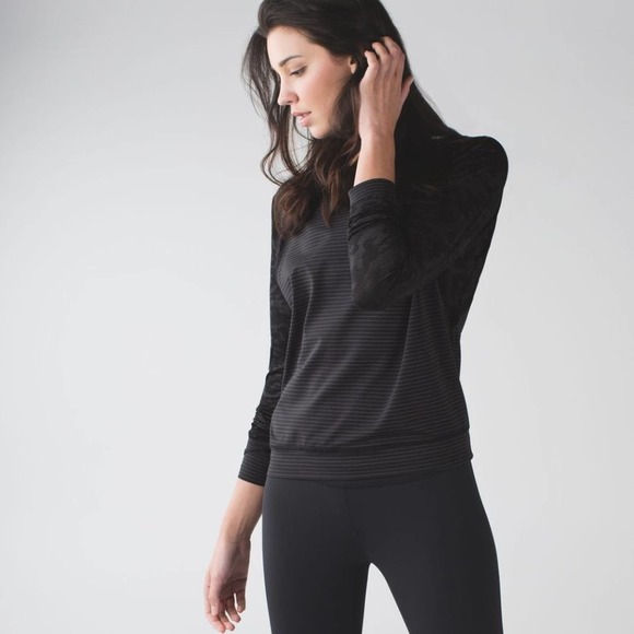 lululemon athletica Tops - LULULEMON Run For Days Long Sleeve Black {GG32}